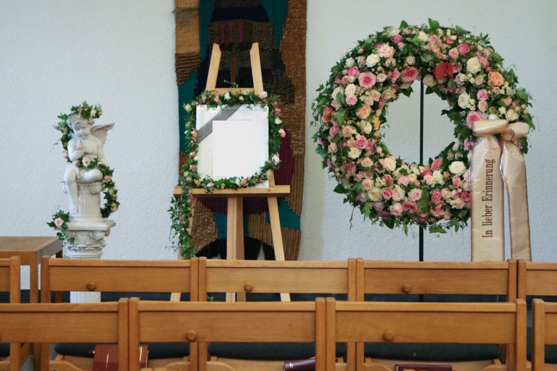 Blumenkranz für Beerdigung - Trauerportal